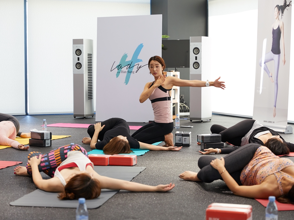 Yoga Class X Aumnie